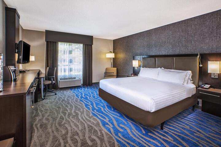 1 King Suite (4 of 8)
