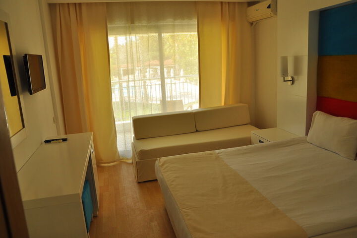 Room 10 of 43