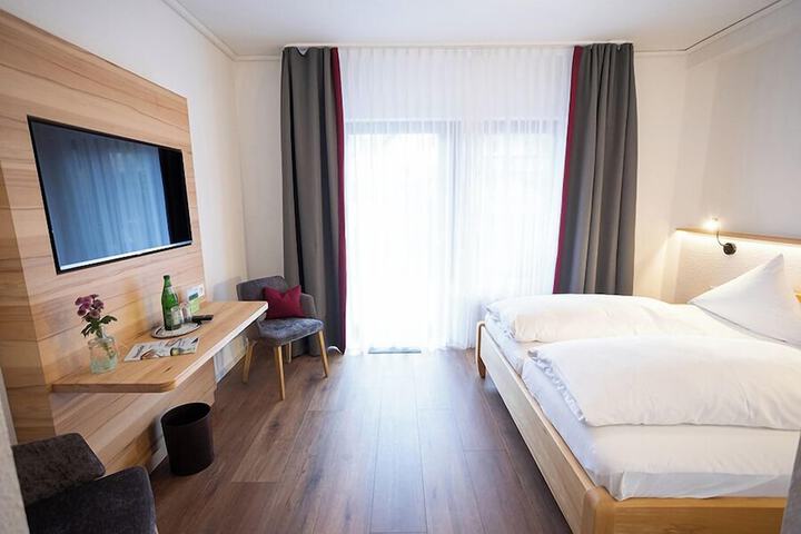 Room 8 of 36