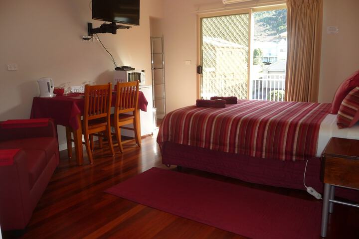 Room 10 of 35