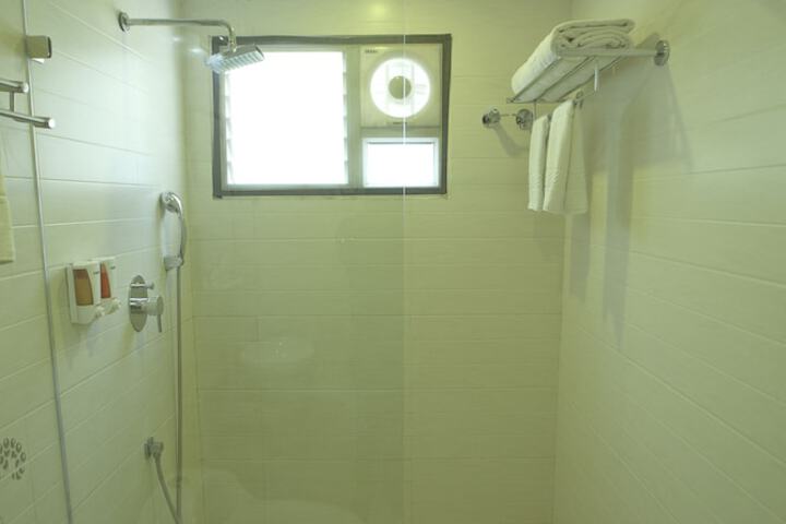 Room 10 of 29