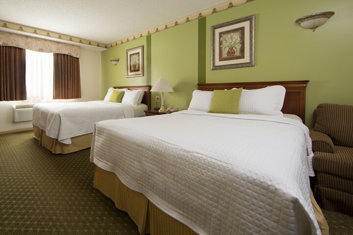 Standard Room, King or Two Doubles (4 of 5)