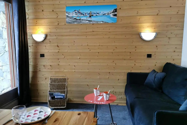 Room 3 of 8