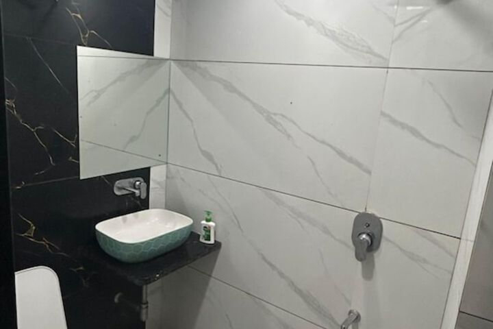 Room 9 of 26