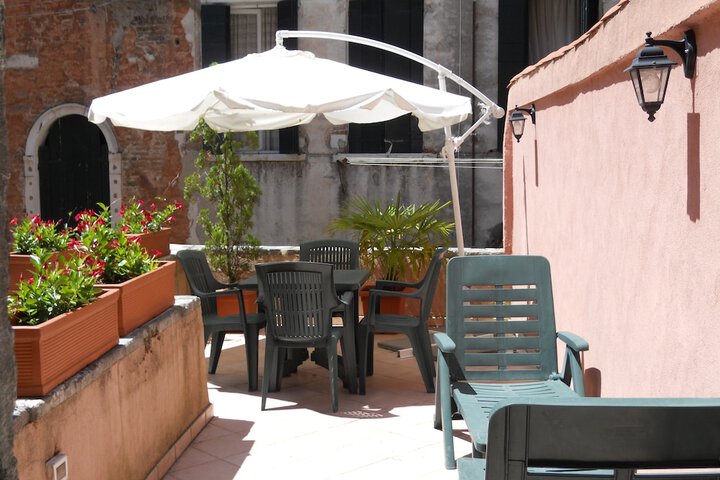 Terrace/Patio 13 of 16