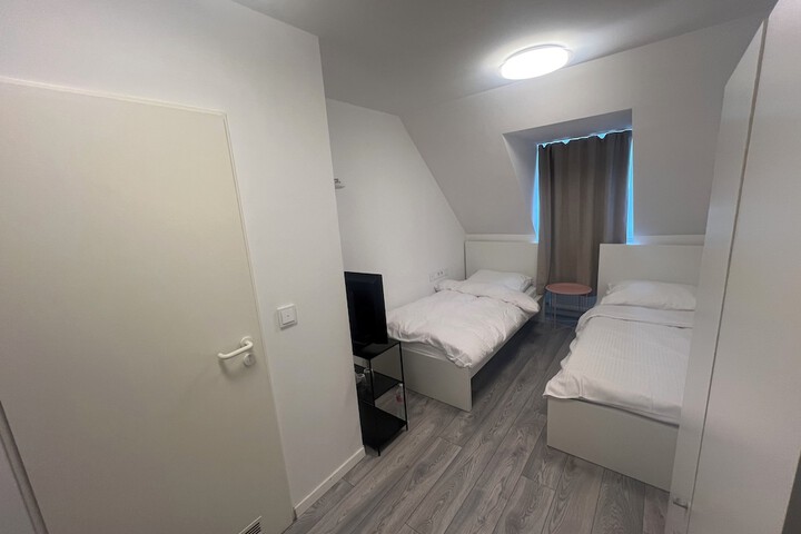 Room 21 of 38