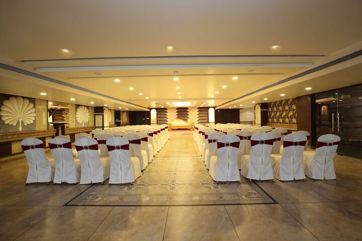 Ballroom/Hall 41 of 59
