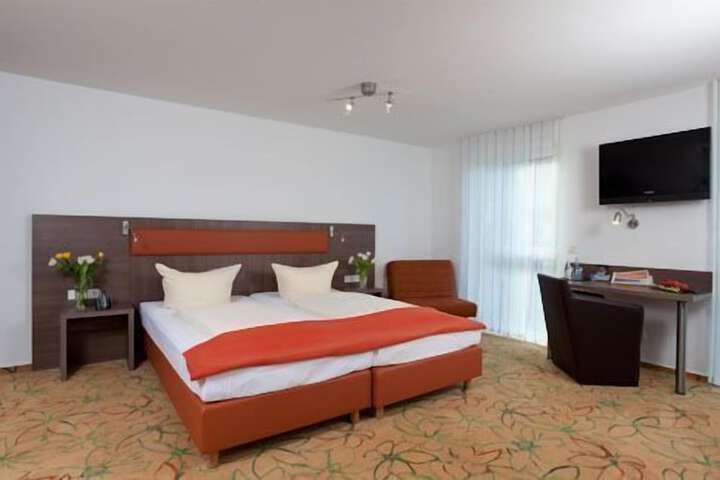 Room 12 of 39