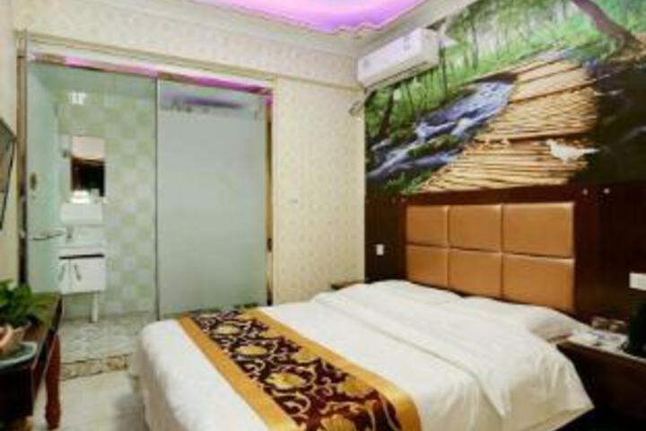 Room 12 of 12
