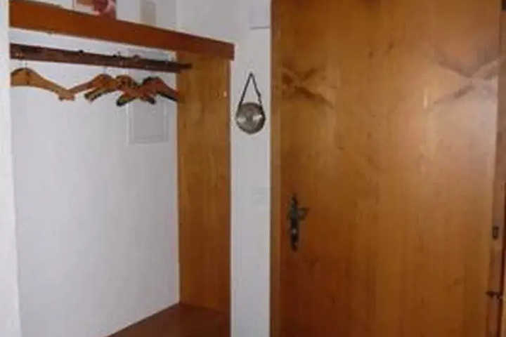 Room 5 of 7