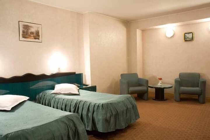 Room 5 of 7