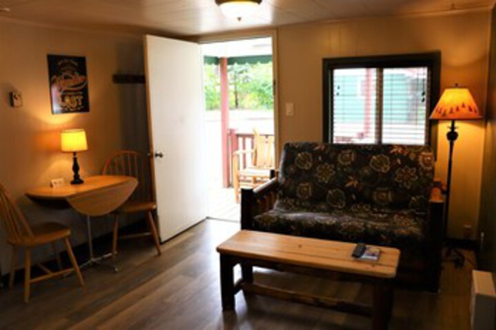 Room 118 of 504