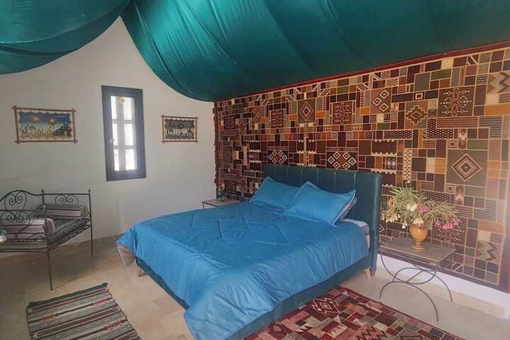 Room 31 of 146