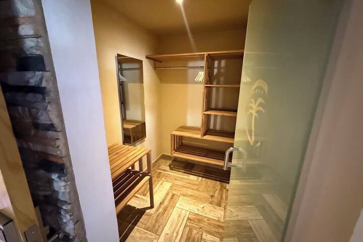 Room 54 of 157