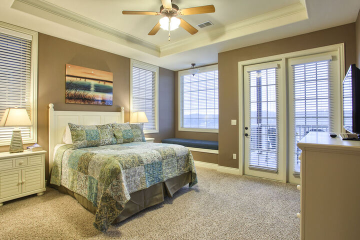 Room 8 of 98