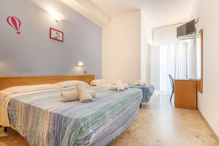Room 5 of 27