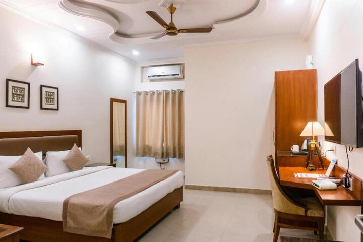 Hotel Classic Plaza at Delhi Airport