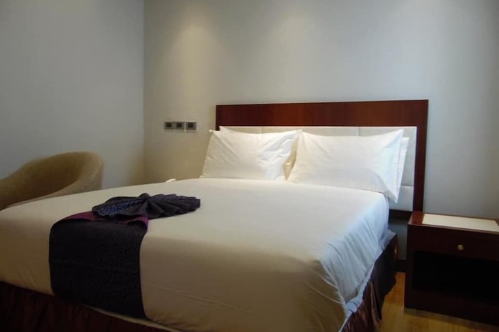 Room 13 of 31