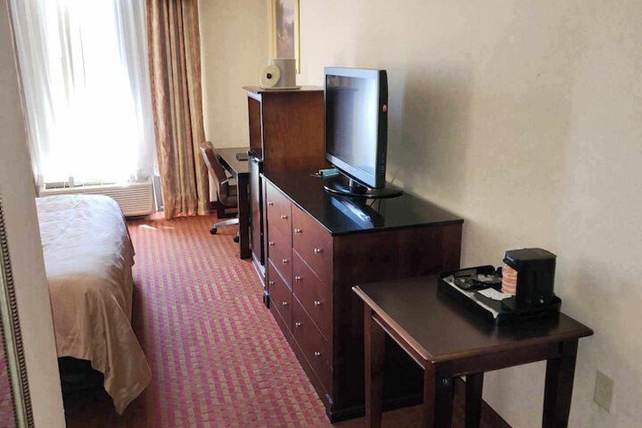 Room 17 of 30