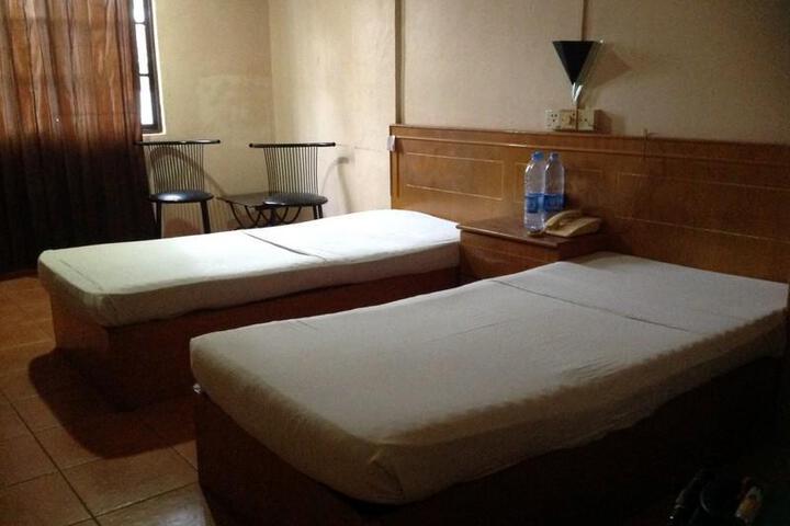 Room 1 of 5