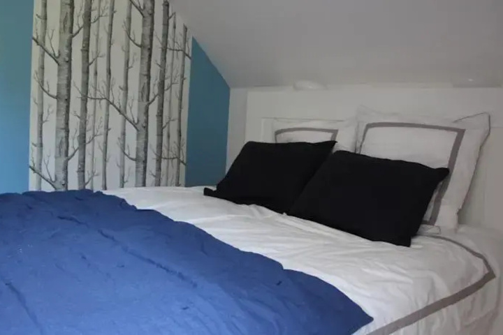 Room 4 of 15