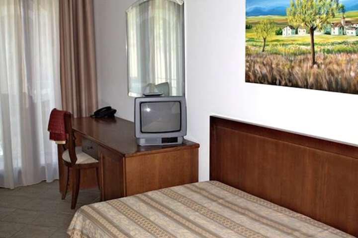 Room 10 of 39