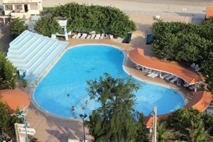 Pool 50 of 61