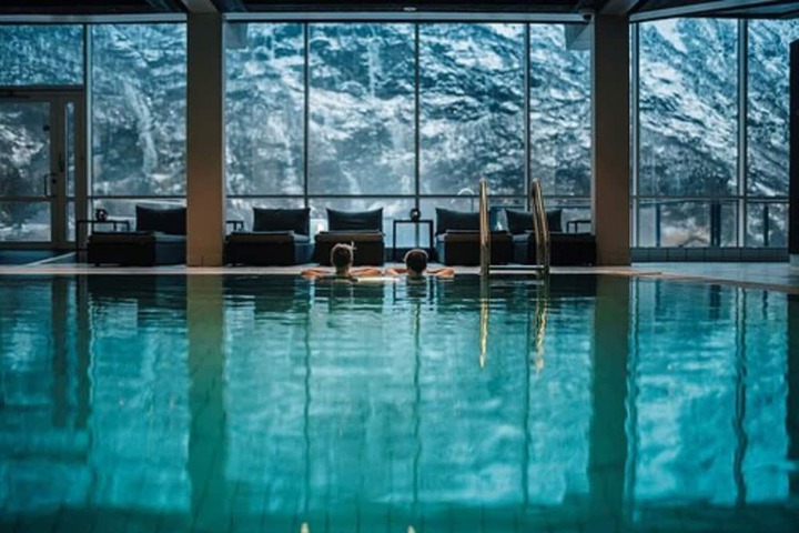 Pool 20 of 64