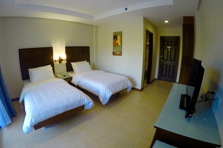 Room 9 of 68