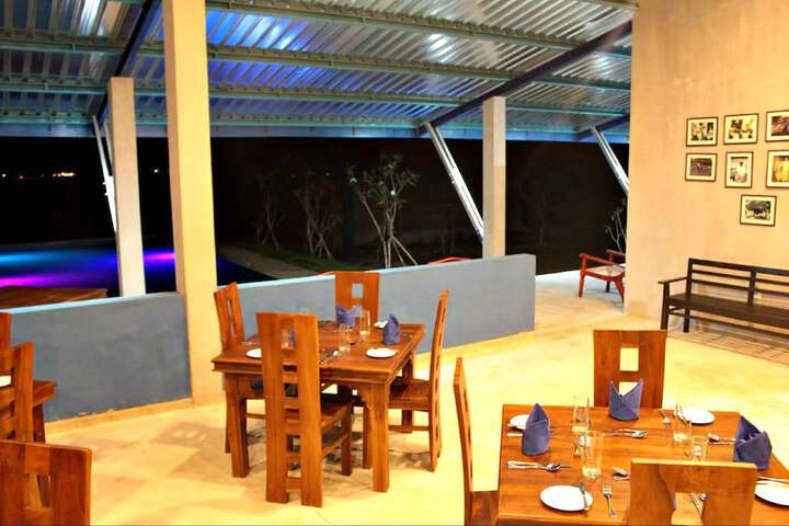 Dining 27 of 50