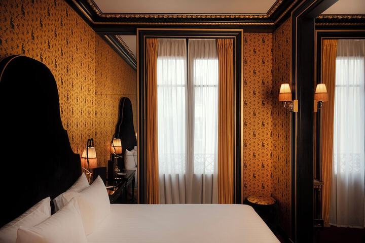 Room 70 of 113