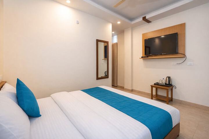 Room 4 of 28