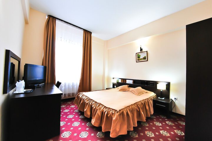 Room 7 of 30
