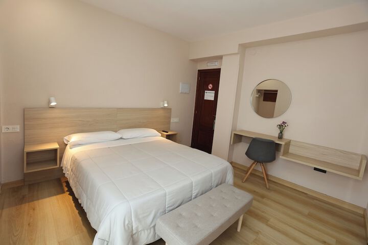 Room 13 of 26