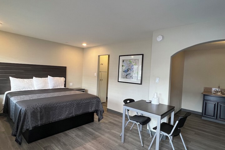 Room 15 of 42