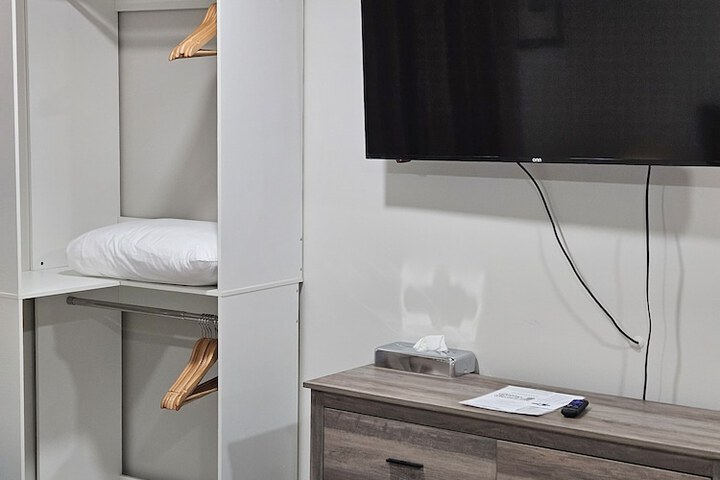 Room 3 of 29