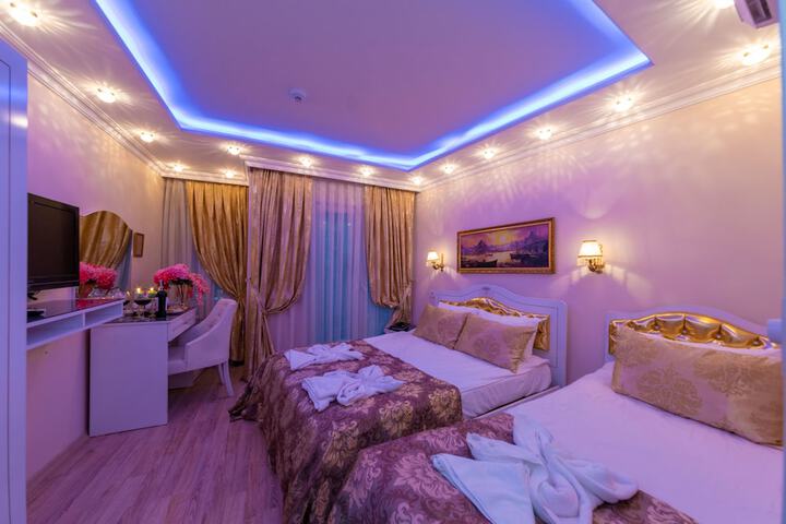 Room 4 of 65