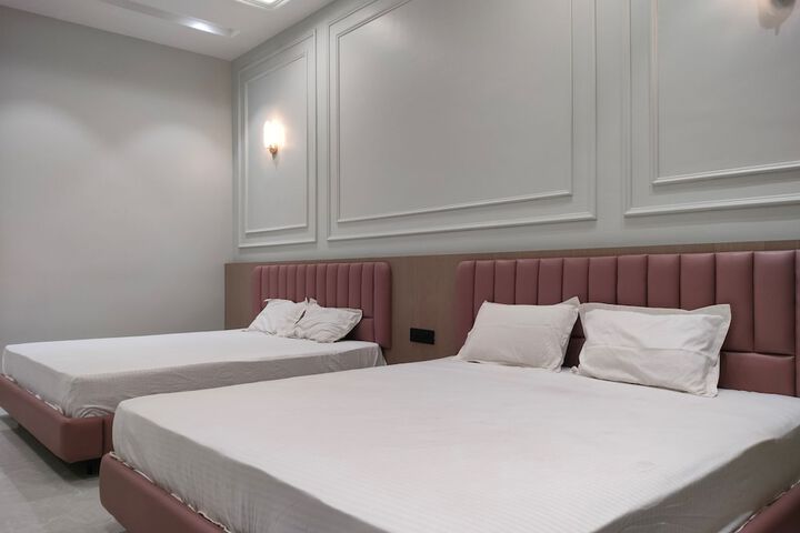 Room 10 of 11