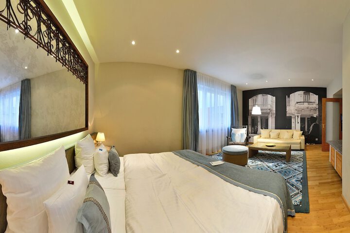 Room 4 of 45