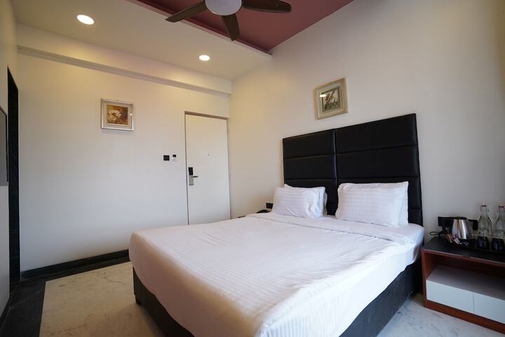 Room 8 of 53