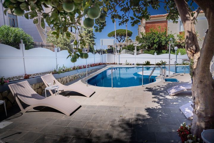 Pool 32 of 71