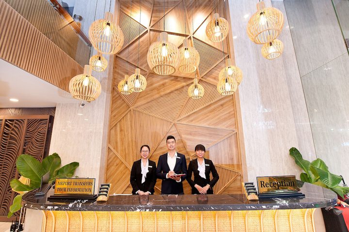 Check-in/check-out kiosk