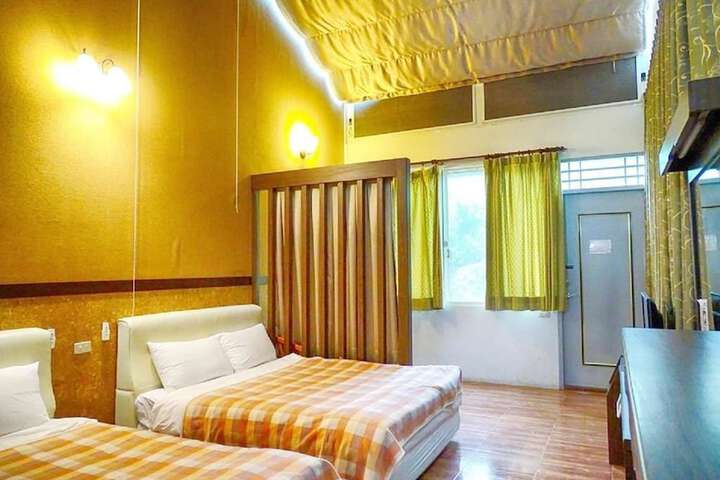 Room 3 of 25
