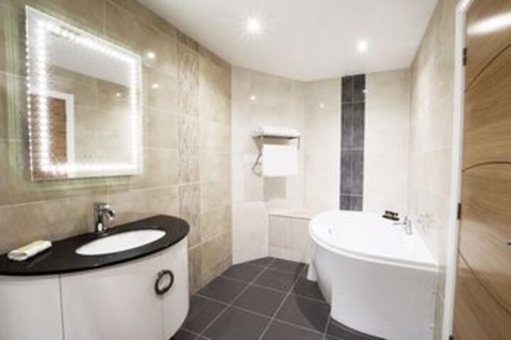 Room 2 of 23