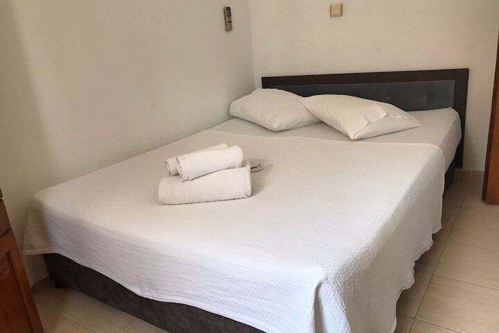 Room 6 of 50