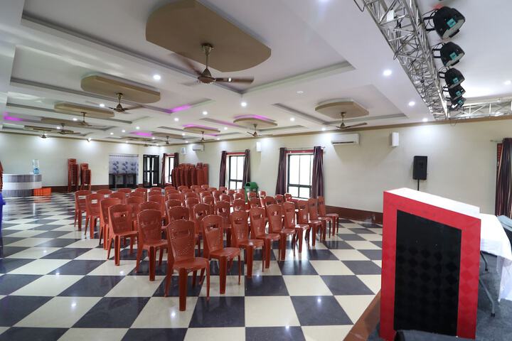 Ballroom/Hall 39 of 45