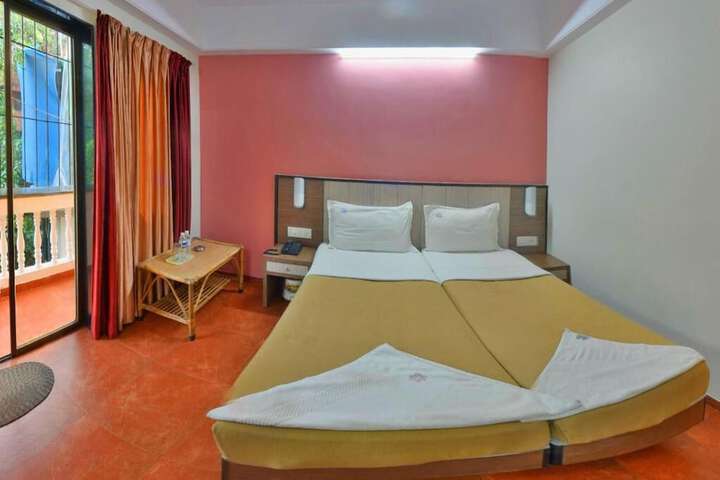 Room 17 of 28