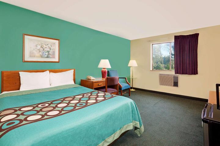 2 Queen Beds (2 of 17)