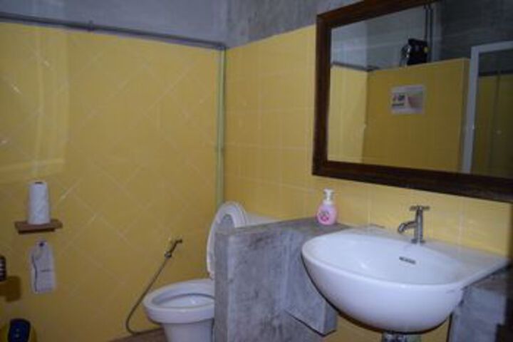 Room 4 of 40