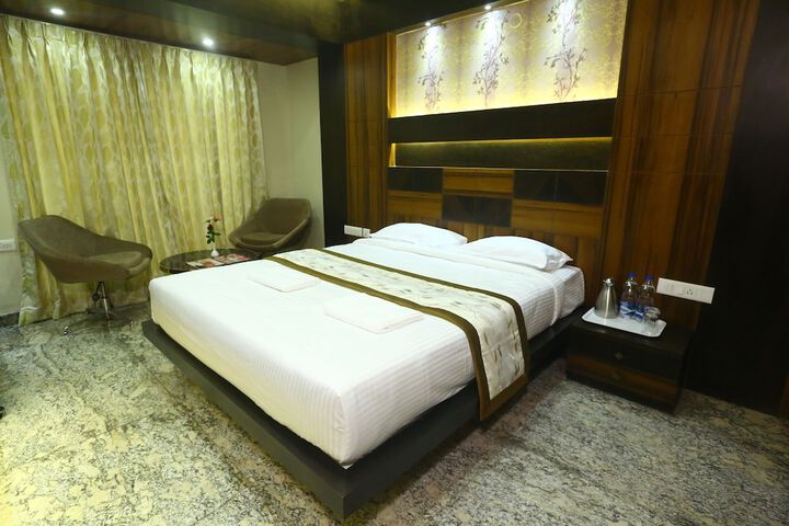 Room 3 of 38